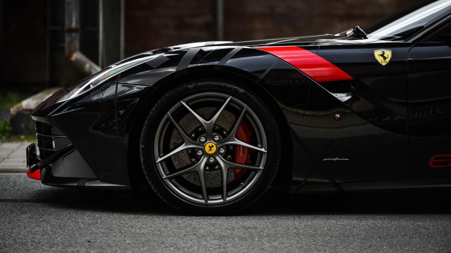 Детали экстерьера Ferrari F12tdf by Edo Competition 2016 года  (фото 17 из 37)
